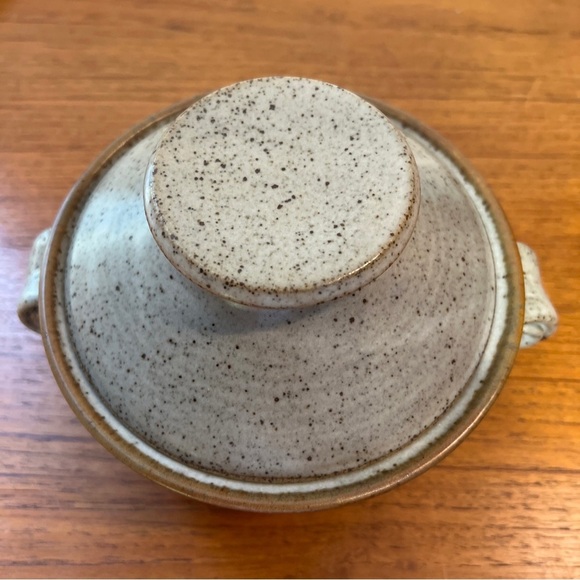 Beaver Flats Pottery Rocky Mountains, Alberta Canada Casserole Dish - Picture 9 of 10